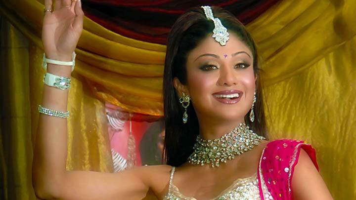 Shilpa Shetty Smiling Hot Looks