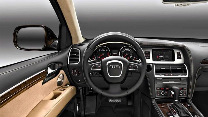 2010 Audi Q7 30 TDI Interior