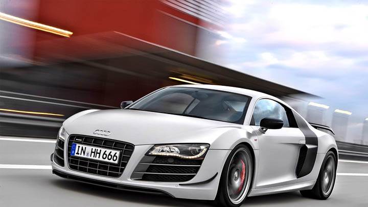 2010 Audi R8 GT Silver Color On Race Course
