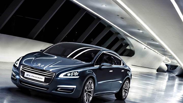 5 By Peugeot Front Face Blue Color Car