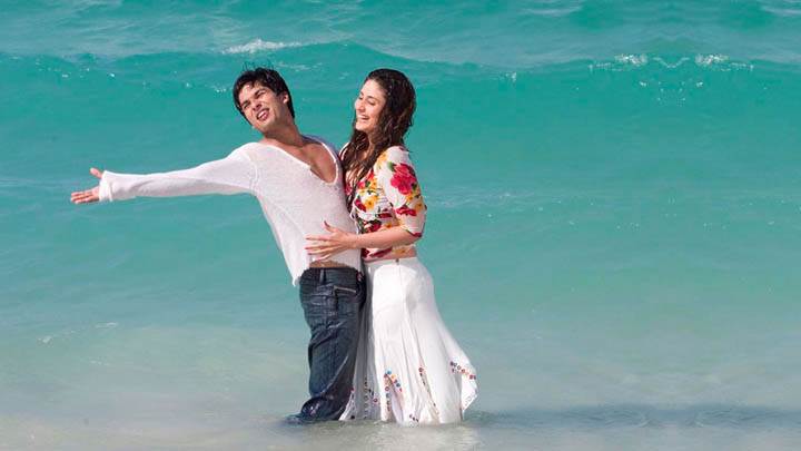 Movie Milenge Milenge Shahid Kareena In Sea Laughing