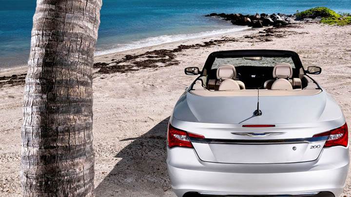 2011 Chrysler 200 Convertible Back Pose