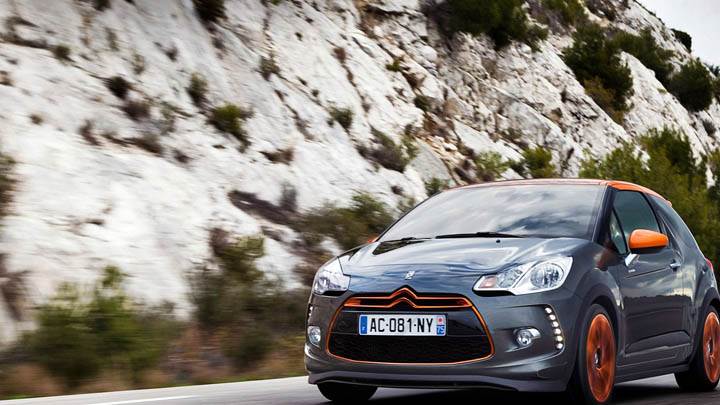 Citroen DS3 Racing On Highway