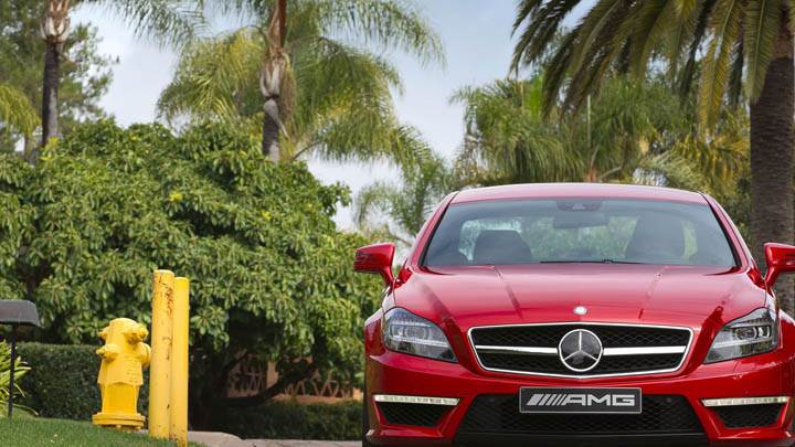 Front Pose Mercedes-Benz CLS63 AMG 2012 Red Color