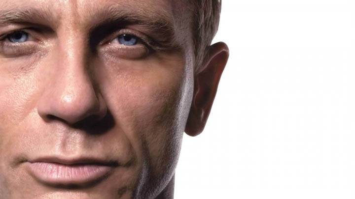Daniel Craig – Half Face Closeup