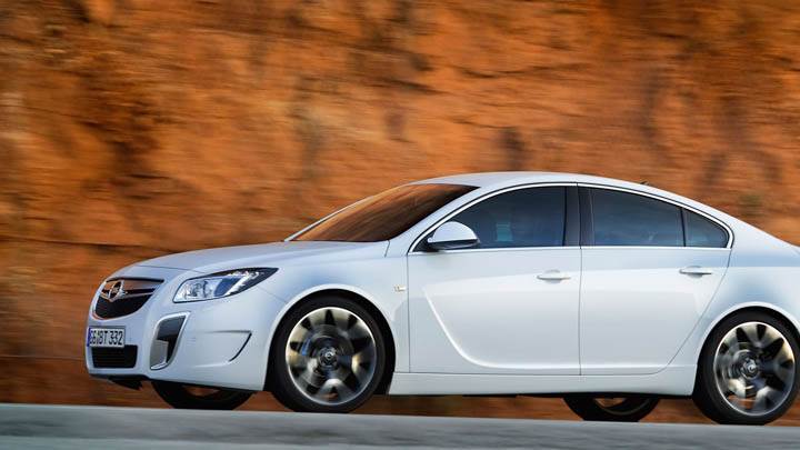 Opel Insignia Opc Unlimited White Side Pose