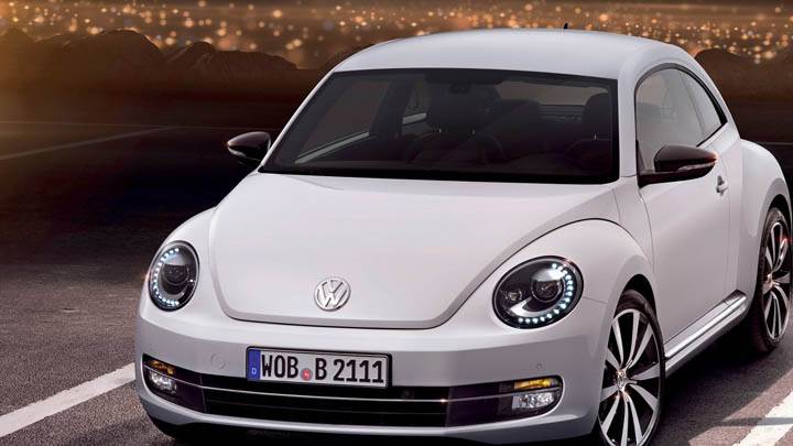 Volkswagen Beetle 2012 Front Pose in White