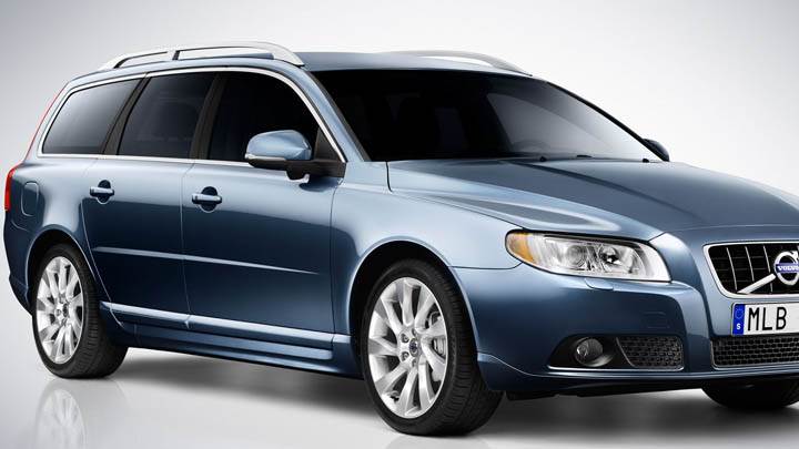 Volvo V70 Front Pose