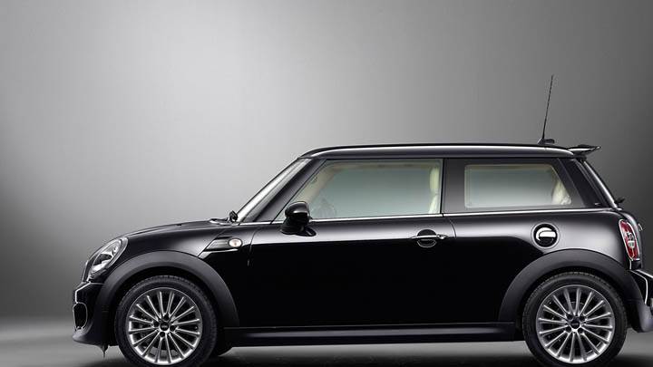 Goodwood Mini Inspired Side Pose in Black