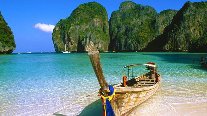 May Bay, Phi Phi Island, Thailand
