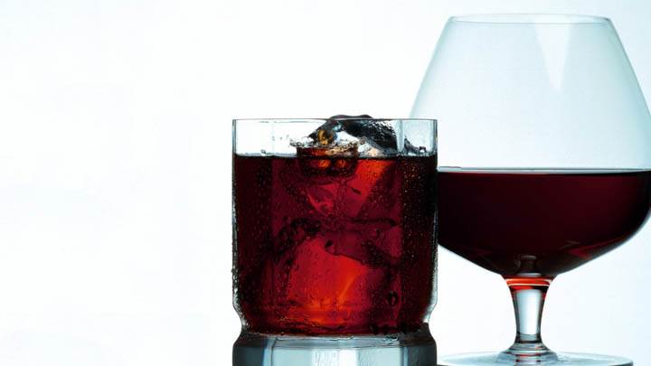 Red Wine in Glass With Ice