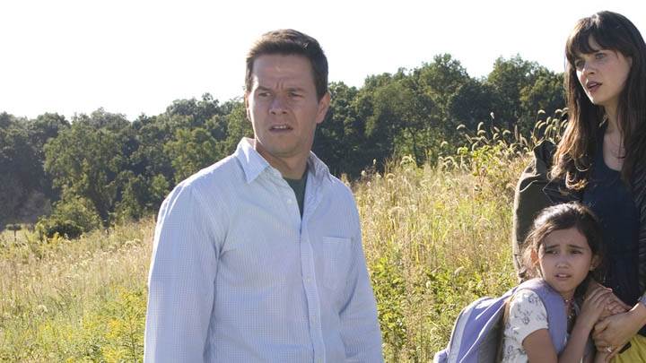 Zooey Deschanel, Mark Wahlberg And Ashlyn Sanchez In The Happening