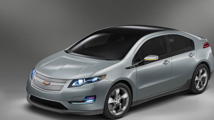 Chevrolet Volt – Front Side Pose In Grey
