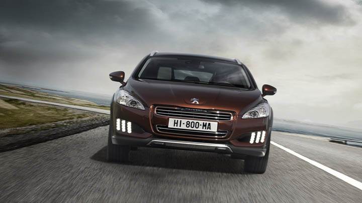 Peugeot 508 RXH – Running On Road