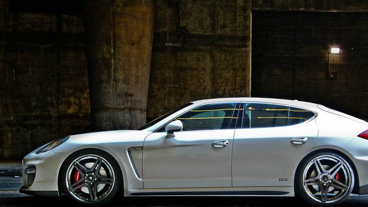 Side Pose of Vorsteiner Porsche V-PT Panamera