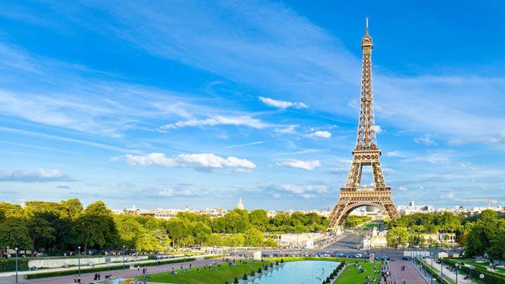 Amazing Far View of Eiffel Tower Paris