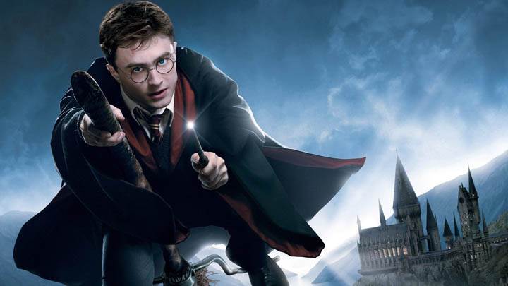 Daniel Radcliffe Flying in Harry Potter And The Deathly Hallows Part 2