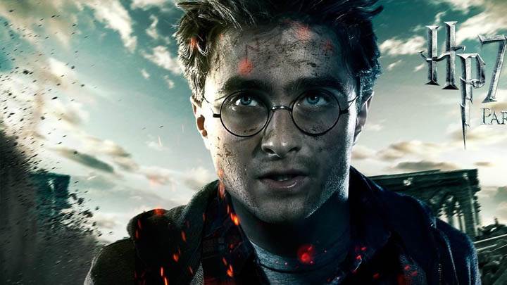 Daniel Radcliffe Looking Front Harry Potter And The Deathly Hallows Part 2