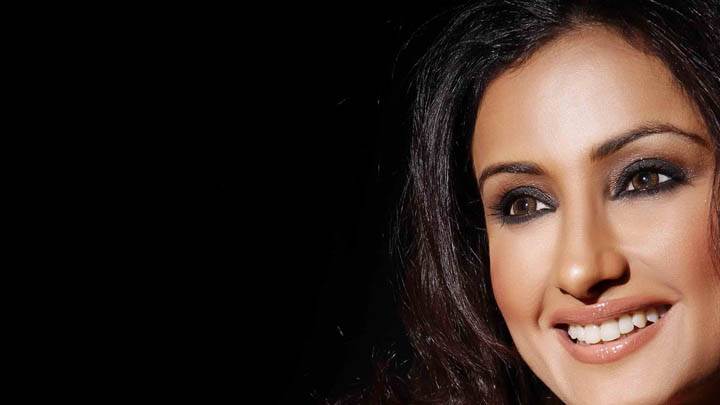 Divya Dutta Smiling Face Closeup & Cute Eyes