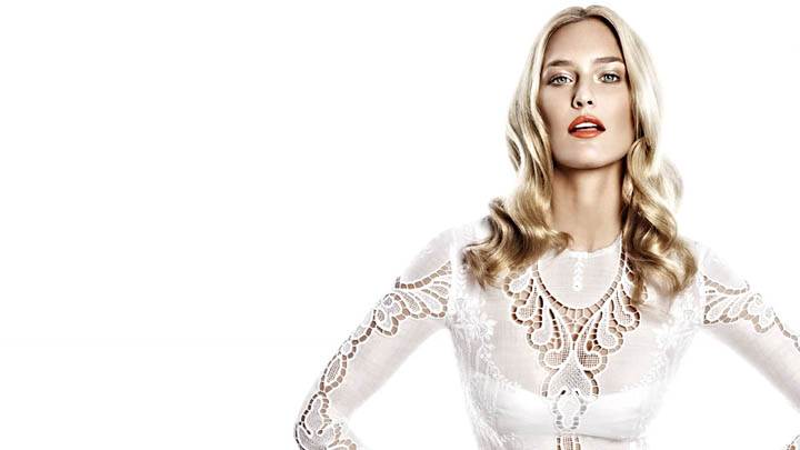 Bar Refaeli Red Lips Pose in White Dress