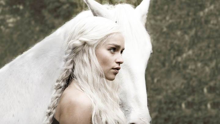 Game Of Thrones – Emilia Clarke With White Horse Photoshoot