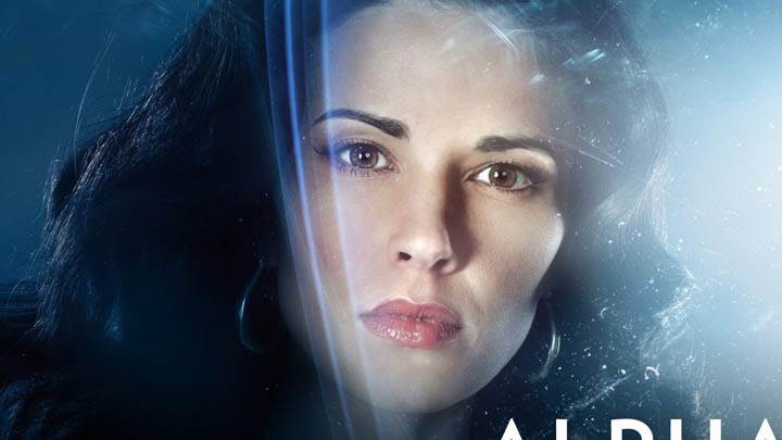Laura Mennell Face Closeup In Alphas