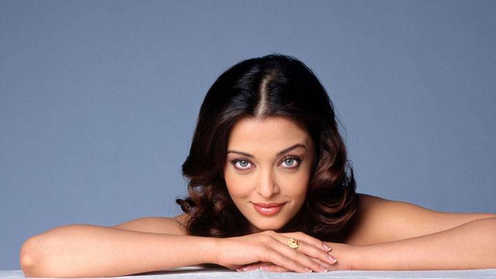 Aishwarya Rai Modeling Shoot On White Bed