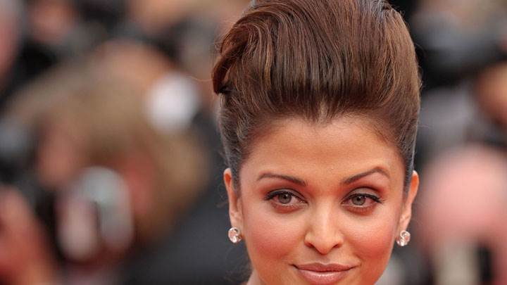 Aishwarya Rai Side Face Closeup