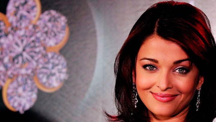 Aishwarya Rai Smiling At Camera