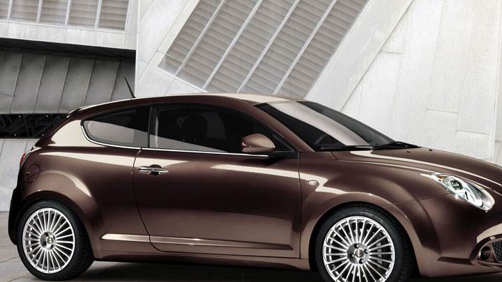 Alfa Romeo MiTo Side Pose in Brown Color
