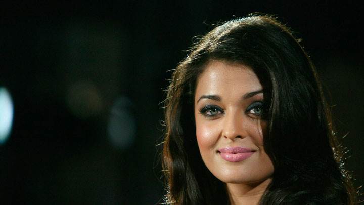 Cute Aishwarya Rai Pink Wet Lips Face Closeup