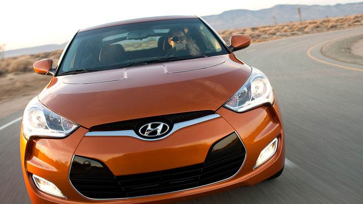 Hyundai Veloster Front Closeup Picture