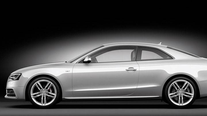 2012 Audi S5 Coupe Side View in Silver Color