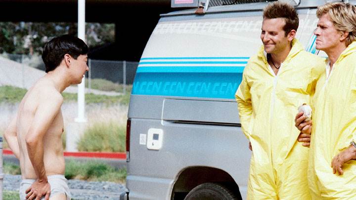 All About Steve – Thomas Haden Church And Bradley Cooper In Yellow Dress