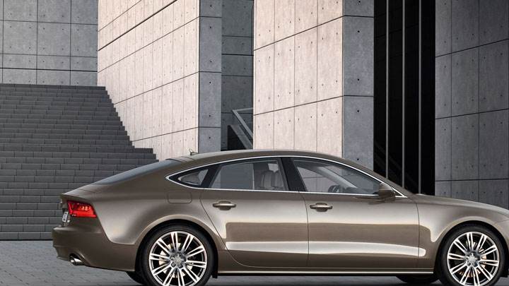 Audi A7 Sportback Brown Side Pose