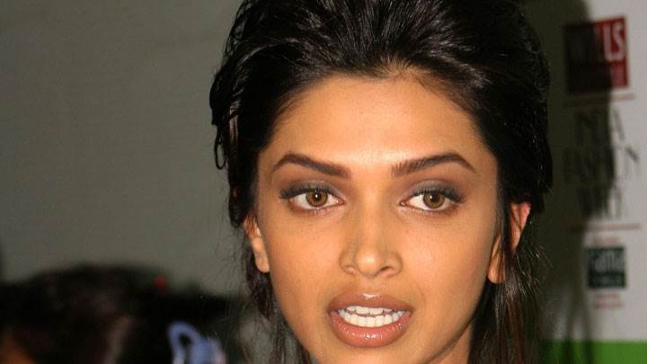 Deepika Padukone Wet Lips And Brown Eyes Face Closeup