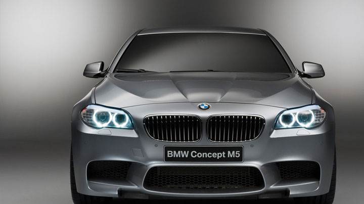 Front Closeup Picture of 2012 BMW M5 Concept