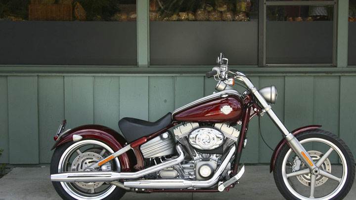 Harley Davidson FXCWC Rocker C Softail
