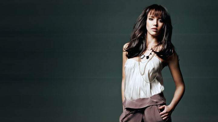 Jessica Alba In White Top And Modeling Pose