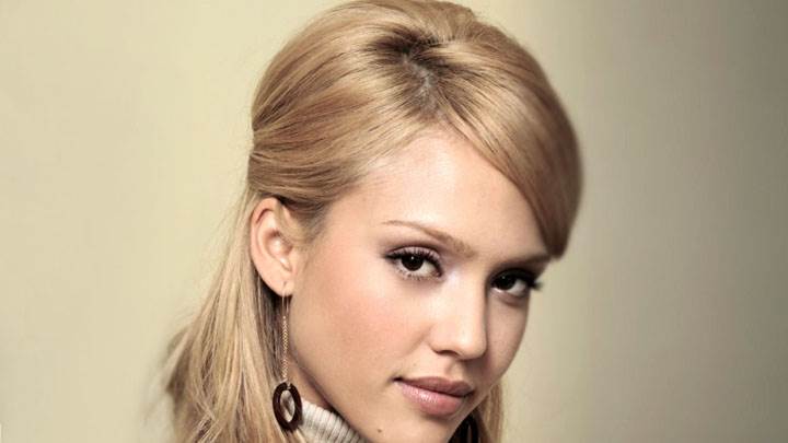 Jessica Alba Side Smiling Face Closeup