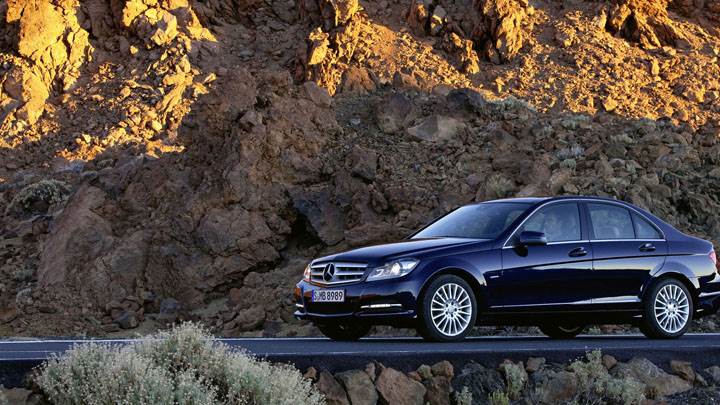 Mercedes-Benz C-Class C250 Side Pose in Black