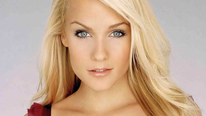 Mirjam Weichselbraun Smiling Wet Lips And Cute Eyes