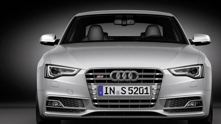 Silver 2012 Audi S5 Coupe Front Closeup