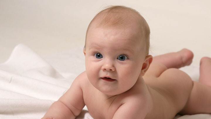 Very Sweet Pic Of Child On Bed