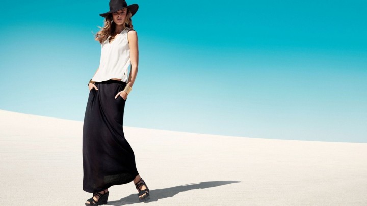 Frida Gustavsson Walking In The Desert
