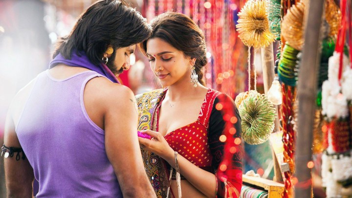 Ranveer Singh And Deepika Padukone Doing Love Chat In Ram Leela
