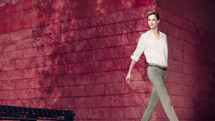 Carmen Kass Wearing Brown Pant And White Shirt