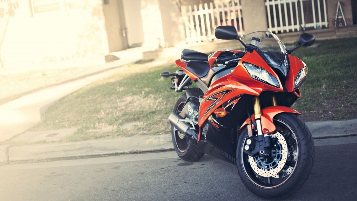 Standing On Roadside 2014 Yamaha YZF-R6 In Orange