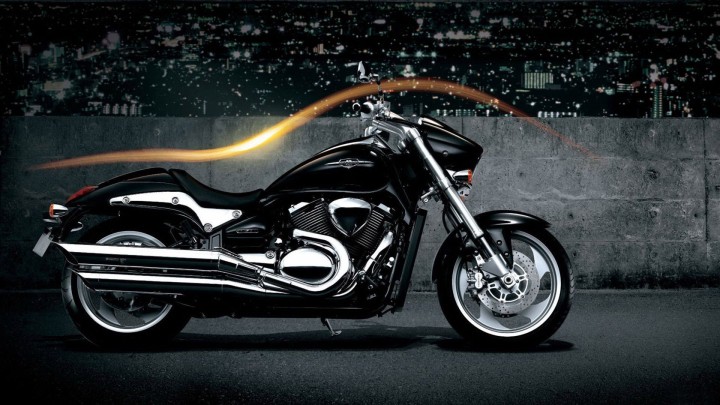 Suzuki Boulevard M90 Standing In Black Color